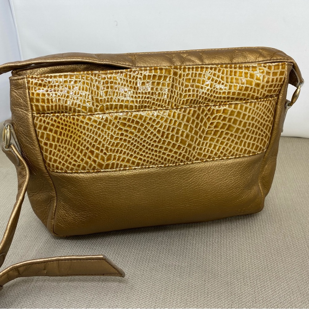 SAS GOLD GENUINE LEATHER SHOULDER/CROSSBODY BAG
